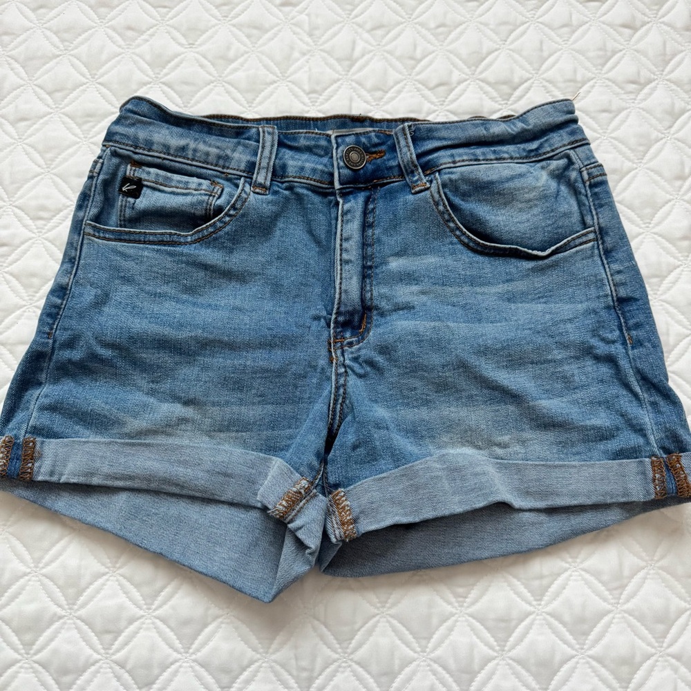 KanCan Medium Wash Blue Cuffed Hem Mid Rise Denim Jean Shorts Size 7 Waist 27